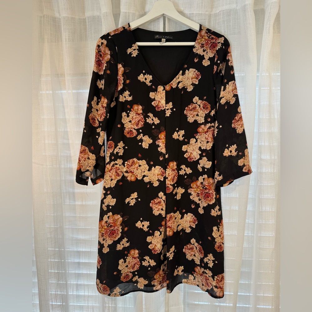 Women’s Dress size XS- Rose & Olive